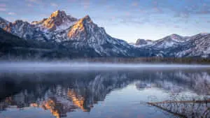  Caption: Majestic 4K Mountain Landscape 