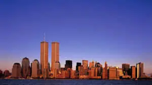 Tourists explore NYC's vibrant skyline 