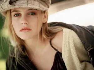 Alicia Silverstone In Stylish Outfit 