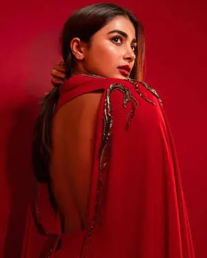 Backless Outfit On Pooja Hedge HD