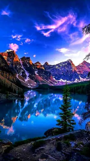Enjoy the beauty of nature in this majestic landscape.