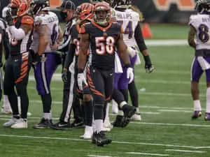 Carl Lawson With Teammates