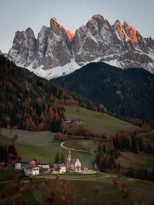 Fantastic Landscape For Mountain Iphone Display