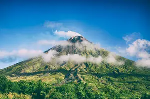 Idyllic Mountain Iphone Design