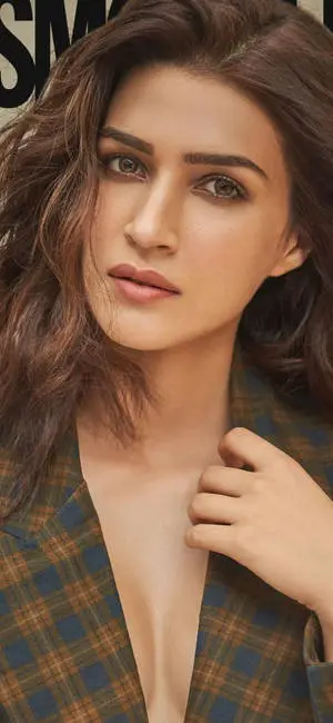 Kriti Sanon Glamour Shot HD