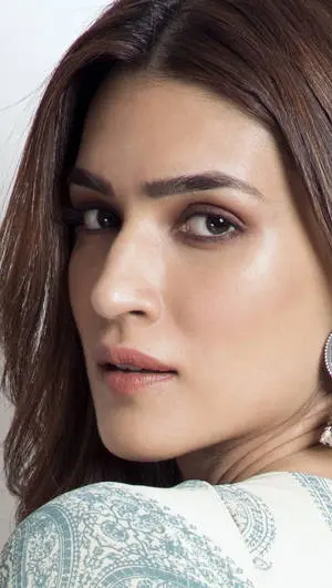 Kriti Sanon Serious HD