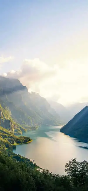Captivating Mountain iPhone Background