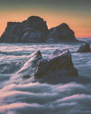 Rising Mountain Cloud iPhone