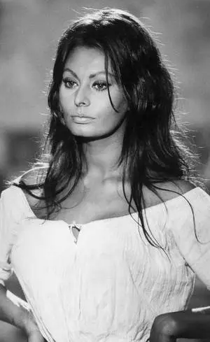 Sophia Loren As Isabella Candeloro