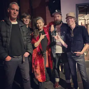 Tracey Ullman With Male Group