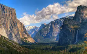 Yosemite National Park Cloudy Day